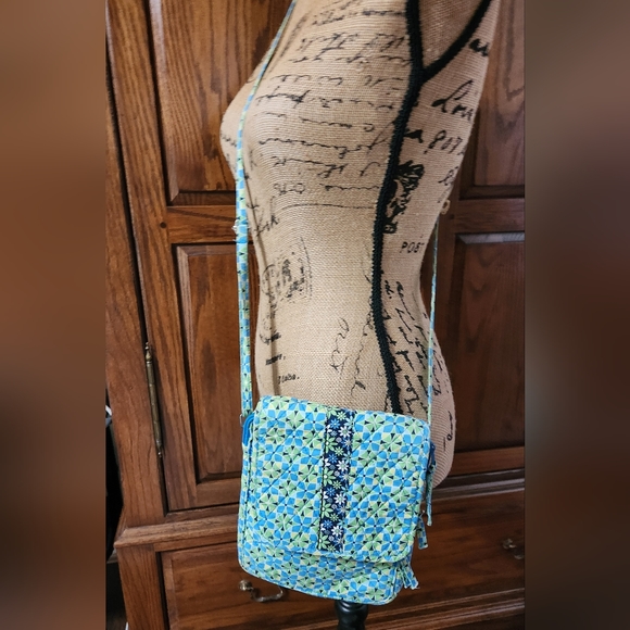 VERA BRADLEY: Daisy 🌻 CROSSBODY BAG & WALLET Both pieces!💙 MATCHING, RARE SET - Picture 4 of 16